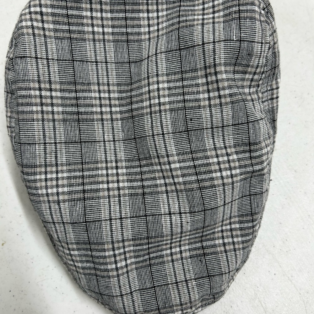 Levi’s flat cap - Picture 2 of 3